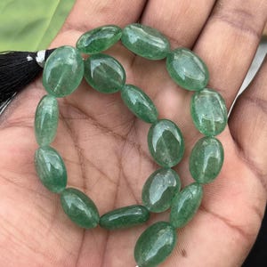 Perline di quarzo fragola verde di qualità, 23 cm, forma liscia/ovale. Perline per gioielli, forma ovale liscia, verde scuro, 15-14 mm.