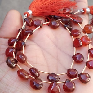 Pietra preziosa di calcedonio di hessonite naturale Bellissimi gioielli che fanno perline a forma di cuore pietra liscia brillante in vendit