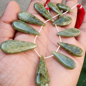 Qualità A +++ Bellissimo granato verde vessonite, peso 203 carati Perla appariscente verde 11 pezzi Pera vessonite liscia!