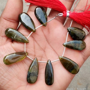Qualità A +++ Bellissime perle di vessonite verde a forma di pera
