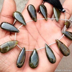 Granato Vessonite verde di qualità A +++, peso 175 carati verde appariscente perline 12 pezzi perline lisce