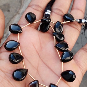 In vendita perline lisce di pietra naturale di onice nero naturale di qualità AAA (15 pezzi) per la creazione di gioielli