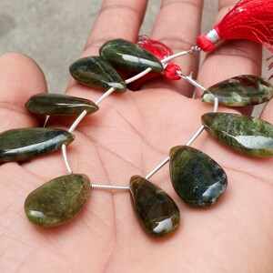 Perline di vessonite verde di qualità A+++, misura 25, 27 mm, perline appariscenti verdi (9 pezzi), perline lisce per gioielli