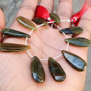 Qualità A +++ Bellissimo granato verde vessonite, peso 114 carati Perla appariscente verde 13 pezzi pepite di vessonite sfaccettate 6 "filo!