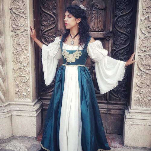 Fantasy LARP Gown lucretia Italian 