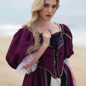Historical Pirate Gown - Pirates of the Caribbean Elizabeth Swann cosplay - Baroque Mantua for LARP Renaissance Fairs Reenactment Weddings