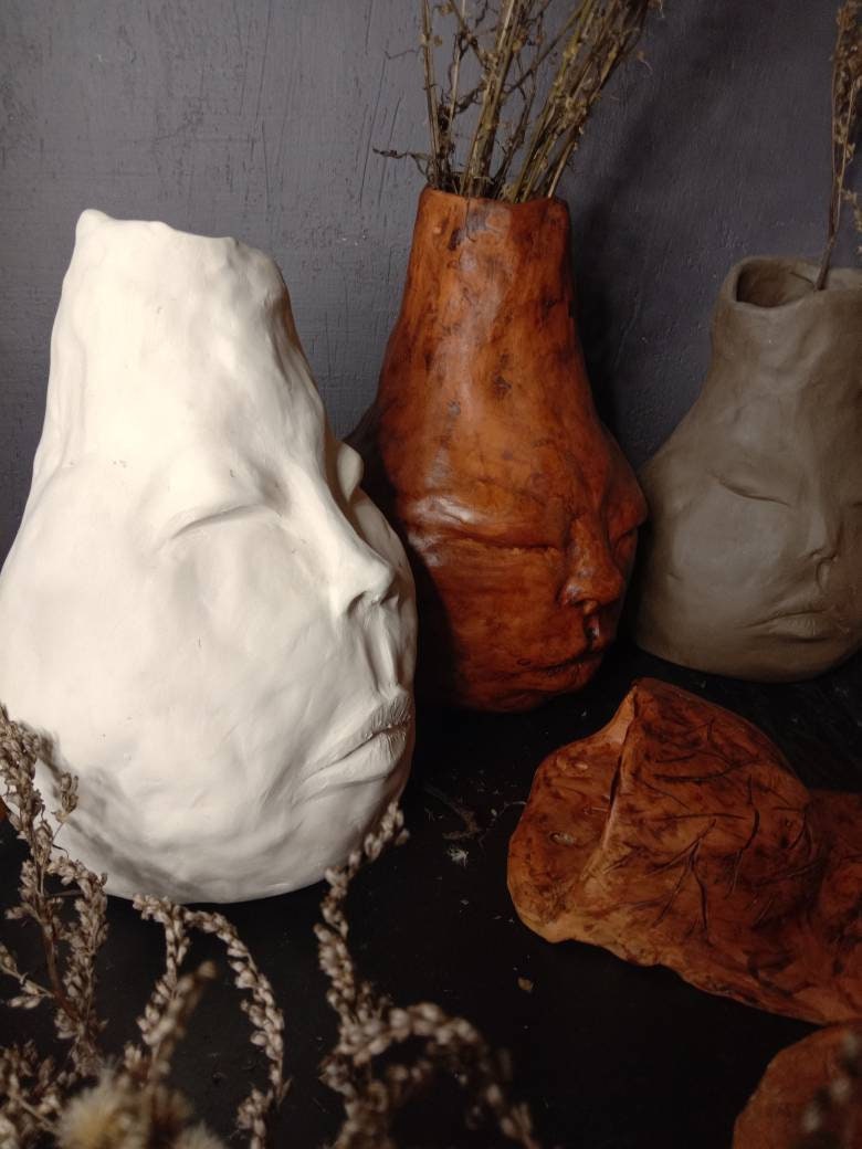 Jarrón Cara Mujer: Elegancia y Sofisticación en Decoración