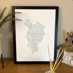 アイルランドのプリント キルデア GAA クラブ アイルランドをテーマにしたワードアートポスタープリントはカスタマイズ可能 アイルランドのギフト アイルランドの壁プリント