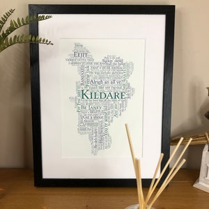 County Kildare For The Craic Map Irish Themed Word Art Poster Irischer Druck mit irischen Sprüchen und Sätzen von Irland mit der Liebe
