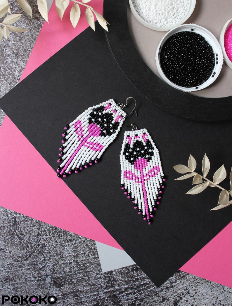 Floral beaded earrings White pink earrings Dangle fringe earrings Seed bead earrings Chandelier earring Bright beadwork earring Boho earring zdjęcie 10