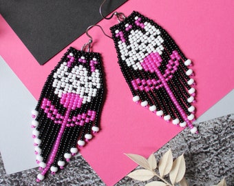 Floral beaded earrings Black pink earrings Dangle fringe earrings Seed bead earrings Chandelier earring Bright beadwork earring Boho earring