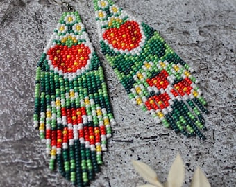 Strawberry beaded earrings White chandelier flowers earrings Dangle fringe earrings Seed bead colorful earrings Bright boho beadwork earring