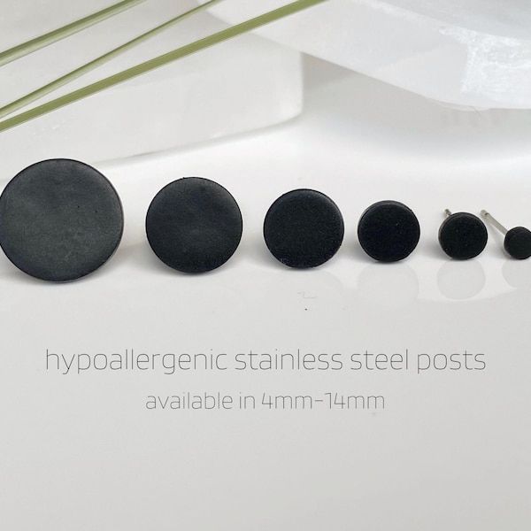 Pendientes minimalistas negros mate, pequeños, medianos y grandes, redondos, para hombre y mujer, de acero inoxidable hipoalergénico, sencillos pendientes negros.