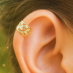 Gold Ear Cuff - Gold or Silver Wide Ear Cuff - Ear Cuff No Piercing - Helix Cuff - Helix No Piercing - Wide Fake Helix - Ethnic Cuff