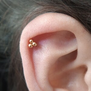 Triple Ball Innengewinde Helix Piercing- Tragus Conch Labret Knorpel Ohrstecker 16g- Flache Rückseite Schraube Piercing-Drei Punkt Ohrring
