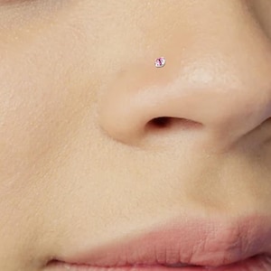 Magenta Pink Nasenstecker Silber 1,5 mm CZ - Nasenstecker 24g - Tiny Nose Stud - Nasenpiercing - L Förmiger Nasenstecker