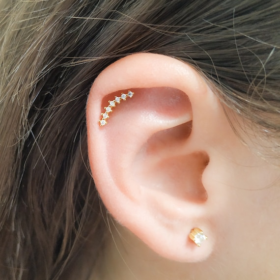 Barbell Piercing Cartilage Hélix - Tige Courbée 6mm, Diamètre 1.2mm - 7 Strass - Acier Chirurgical Argenté