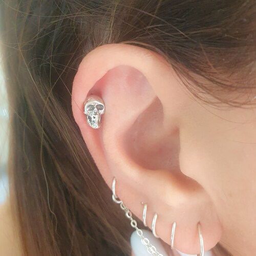 thumbnail image 2 of Black Gothic Skeleton Hand Ear Cartilage Clip Fake Piercing Earring For Men Women Silver Color Punk Goth Halloween Jewelry Gift 2 of 9