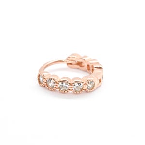 Pendiente de hélice de oro rosa con circonitas cúbicas. Pendiente de aro de hélice de oro rosa con circonitas. Piercing de cartílago de oro rosa. Joyas para cartílago. Pendiente hexagonal con diamantes.