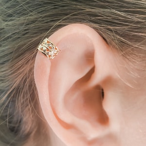 Gold Ear Cuff - Gold Wide Ear Cuff - Ear Cuff No Piercing - Helix Cuff - Helix No Piercing - Wide Fake Helix