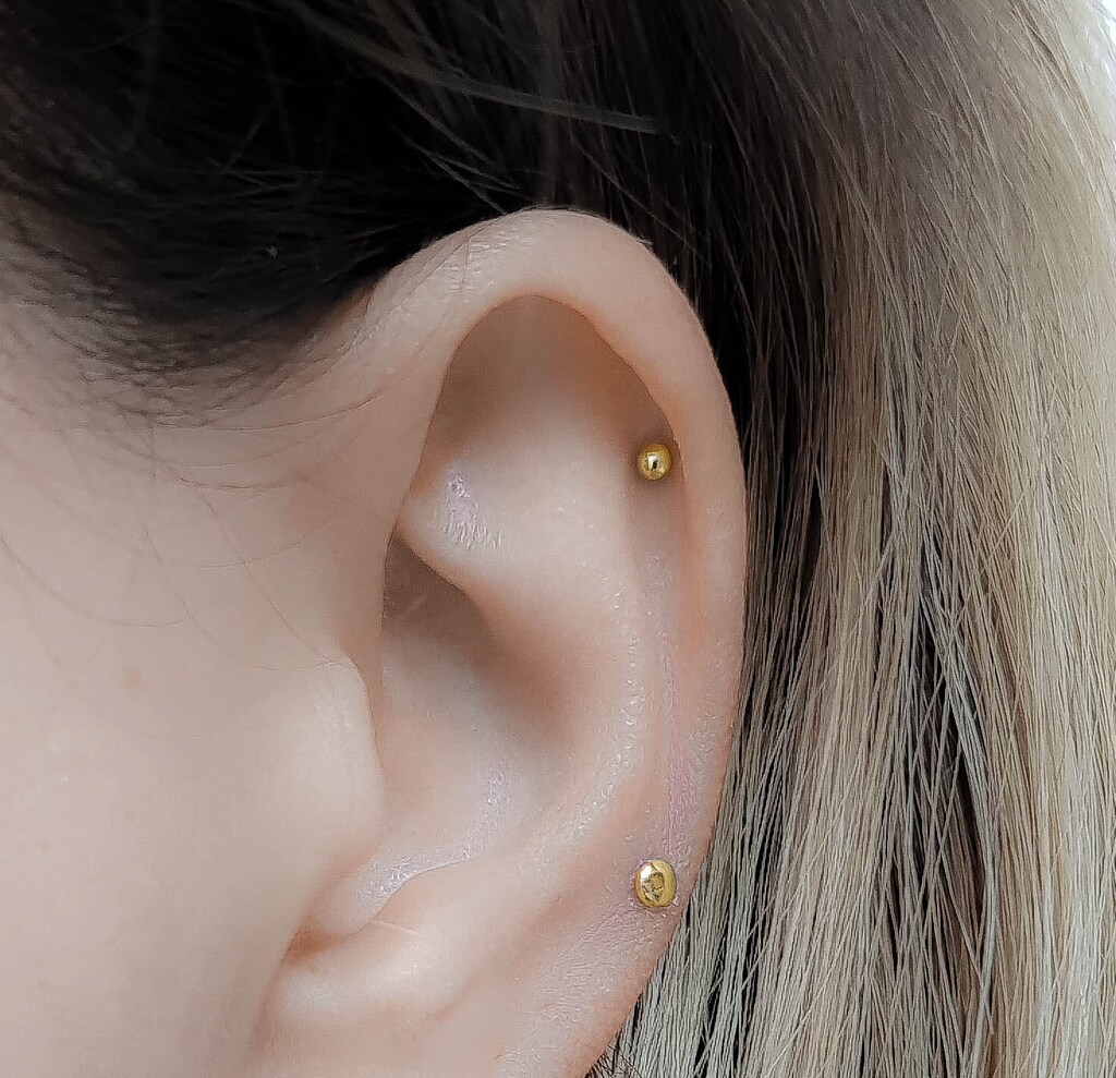 Orecchini A Sfera In Rame Ipoallergenici 6 Mm – Classici Perno Per Donne, Uomini E Ragazze – Colore Beige