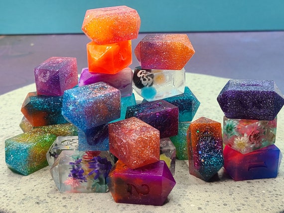 Random Standard Crystal Shaped D4