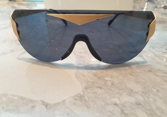 vintage sunglasses by Anabella, Italy Annabella A 414 S, Vintage 90s Unique Oval Sunglasses Women  main image 3