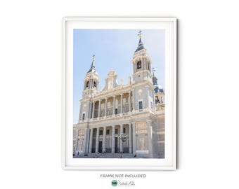 Pôster da Catedral de Almudena em Madrid, Fotografia de Belas Artes da Espanha, Decoração de Parede Grande para Viagem, Impressão Artística de Arquitetura Europeia em Tons Neutros