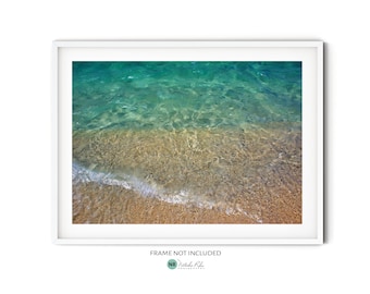 Plakat z spokojnymi falami morskimi, artystyczna fotografia morska, turkusowa plaża na ścianie, abstrakcyjne zdjęcie wody, nowoczesny minimalistyczny wystrój nadmorski