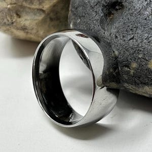 Edelstahl 8 mm Ring, Abgerundeter Kuppelring, Minimalistisches, Stapelbares Band: Männer / Frauen, Hochzeits- / Verlobungsschmuck
