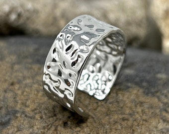 Stainless Steel Ring, Hammered Ring, Thick Ring, Statement Ring, Chunky Ring, Boho Ring, Stacking Rings for Women/Men (Silver or Gold)