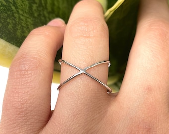 Silver Criss Cross Ring, Crossover Ring, 925 Sterling Silver, Thin Minimalist Ring, Thumb Ring, Adjustable Ring, Open Ring, Rings for Women