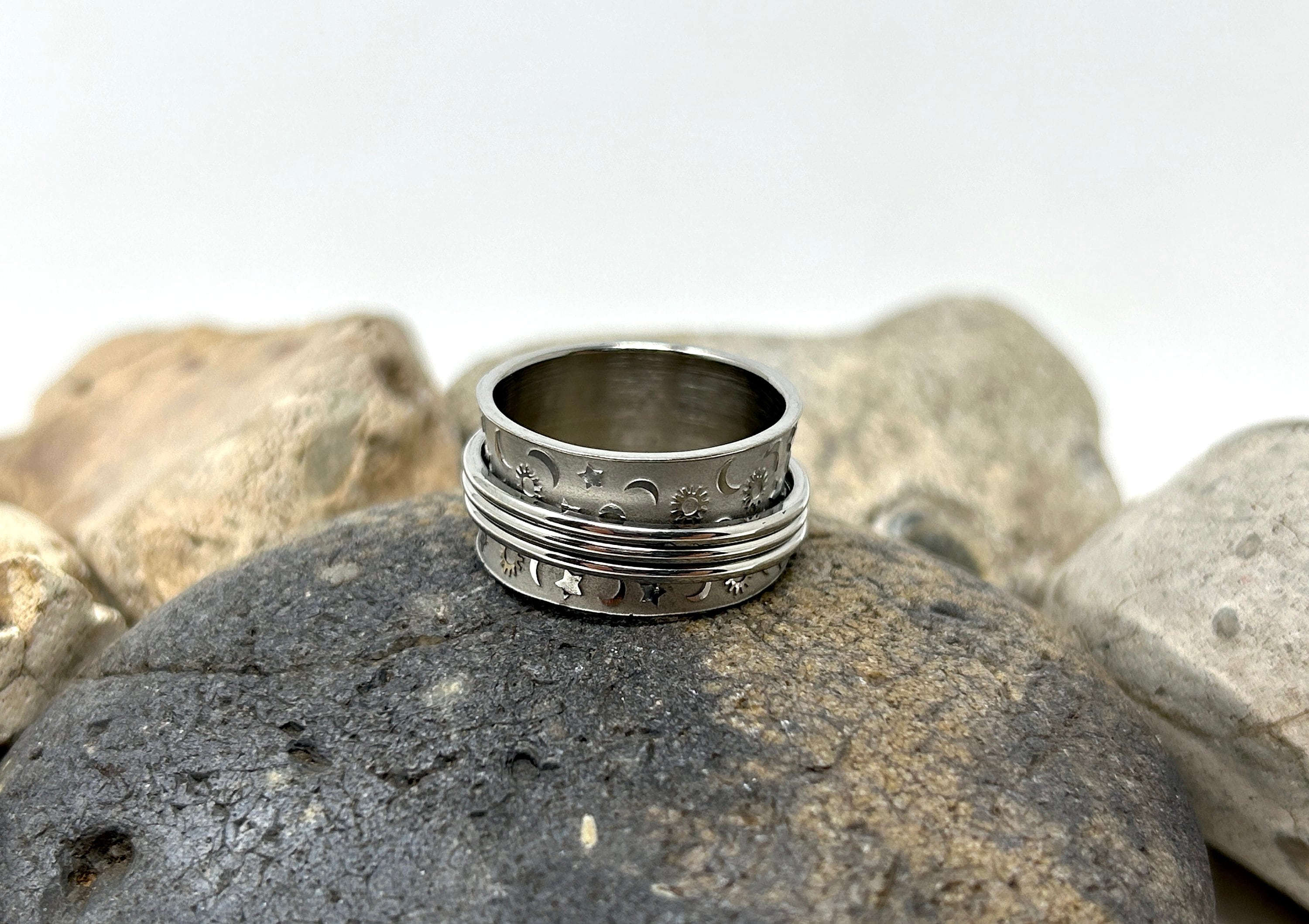 Anello Elios in acciaio inossidabile color oro regolabile con fiore