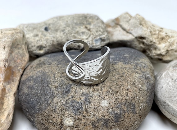 Stainless Steel Ring, Hammered Ring, Thick Ring, Statement Ring, Thumb Ring, Chunky Ring, Unique Rings for Women & Men (Silver or Gold)