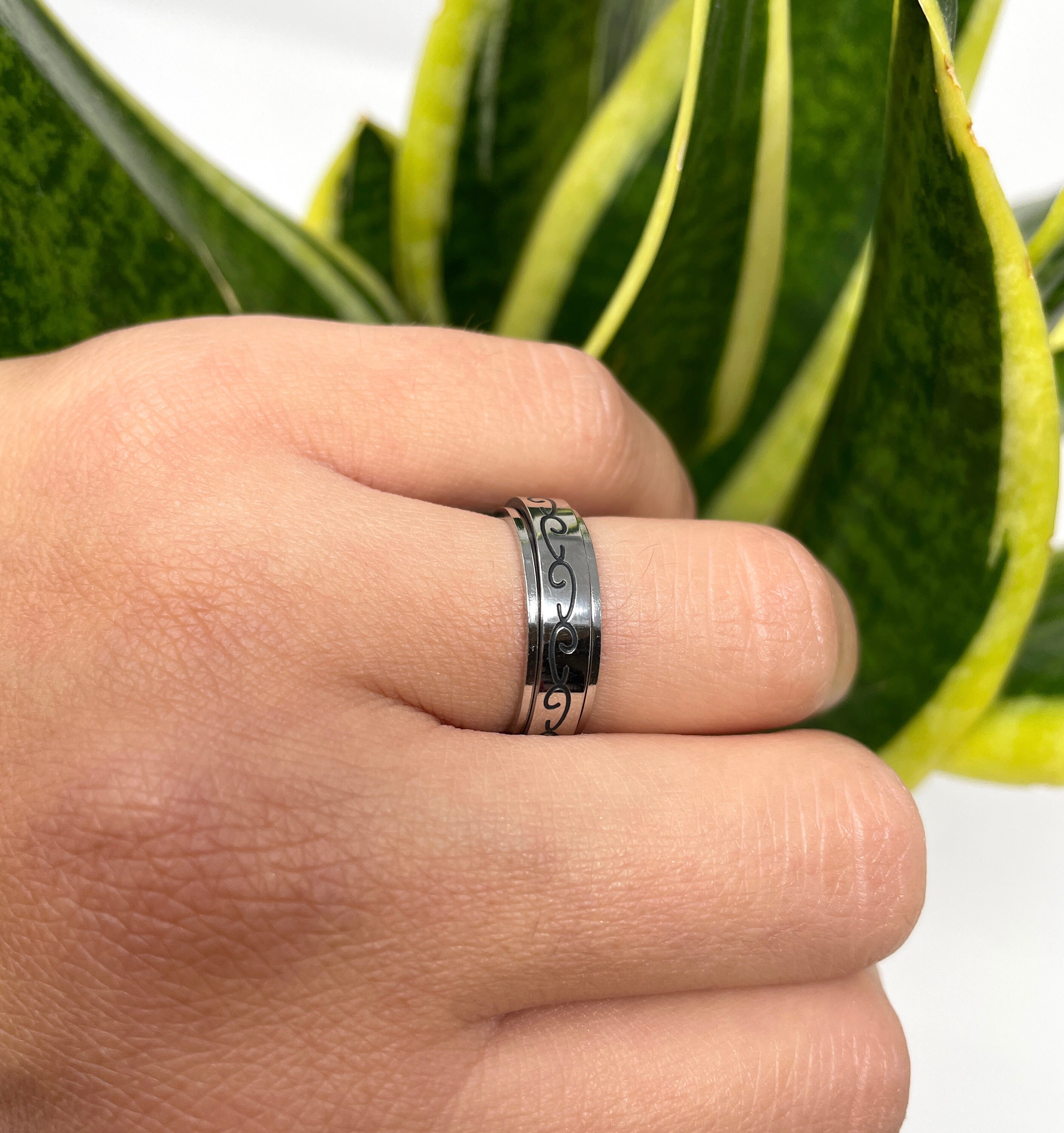 Mesnt Bague Homme Acier Inoxydable, Anneau D'Anxiété de Fidget Rotatif de Noeud Celtique Vintage Argent Taille 54 Mesnt Bague Homme Acier Inoxydable, Anneau D'Anxiété de Fidget Rotatif de Noeud Celtique Vintage Argent Taille 54