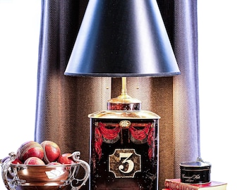 Lámpara de mesa decorativa estilo chinoiserie antiguo con forma de lata de té asiática, ideal para decoración del hogar y diseño de interiores (requiere recableado).