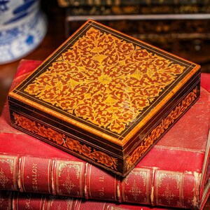 Intricate Patterned Large Antique Victorian Grand Tour Sorrento Ware Inlaid Wood Trinket Jewelry Box