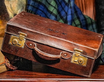 Charming Antique Leather Aged Travel Suitcase Luggage Storage Home Decor Prop