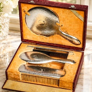 Stunning Antique Japanese Sterling Silver Vanity Set Okubo Hand Hammered Dressing Table Set Brush Comb Mirror Luxury Home Decor