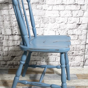Chaise minable transformée en chaise à barreaux chaise en bois bleu pastel années 60 meubles shabby chic vintage maison de campagne campagne image 5