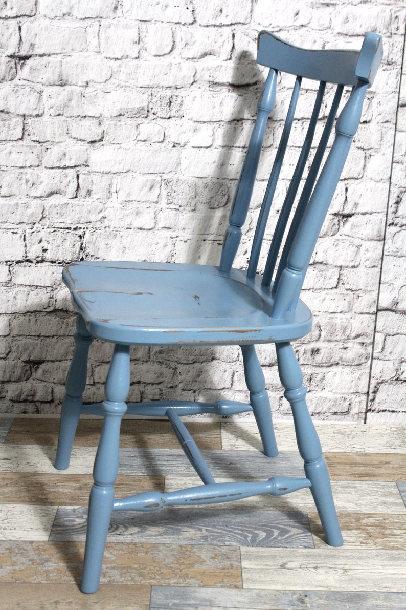 Chaise minable transformée en chaise à barreaux chaise en bois bleu pastel années 60 meubles shabby chic vintage maison de campagne campagne image 7