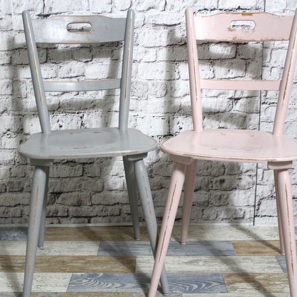 2x oude houten stoel keukenstoel roze grijs jaren 60 shabby chic meubel vintage landhuis landelijk