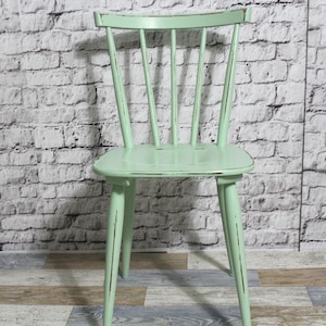 Shabby stoel, sportstoel, keukenstoel, houten stoel, eetkamerstoel, saliegroen, jaren 60 Shabby Chic meubels, vintage, landhuis