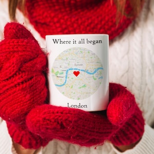 Waar we kaart mok, Engagement gift mok, gepersonaliseerde koffie mok cadeau, betrokken kaart locatie koffie kopje