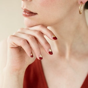 ARTIPS Isa Red Gold Stylish Gel Nail Strips, Nail Stickers, Nail Wraps, Nail Art Supply image 5