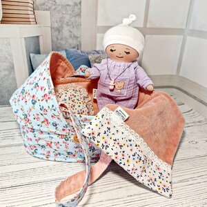 Cuna para muñecas de trapo y tela, hecha a mano, suave, con almohada y manta, regalo para baby shower, juego de simulación para niños pequeños.