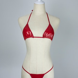 Vinyl G-string With O Ring Detail And Chains