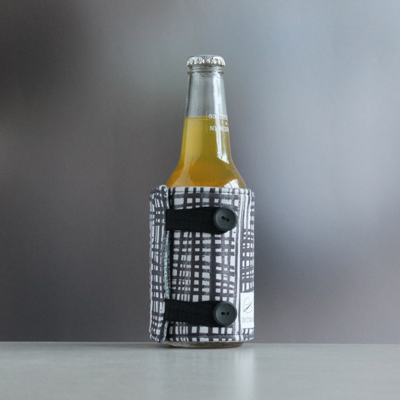 handmade drink cozy - beer cooler - adjustable bottle jacket - black white  gray - can sleeve - insulated cozy - one brown paw