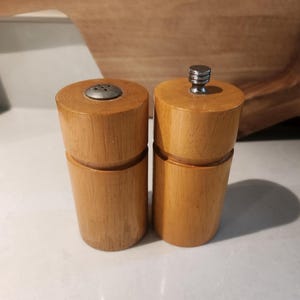 Vintage Olde Thompson Wooden Salt Shaker & Pepper Grinder – Retro Solid Wood Set (4&quot; H)