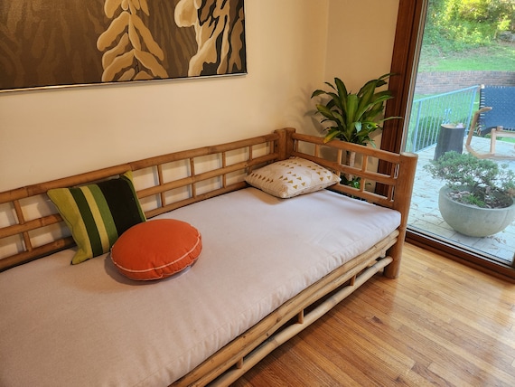 Handgefertigtes Bambus Daybed, ein Refugium der Ruhe, geschaffen mit  geschickter Handarbeit. Handarbeit aus nachhaltigem Bambus. - Etsy Schweiz